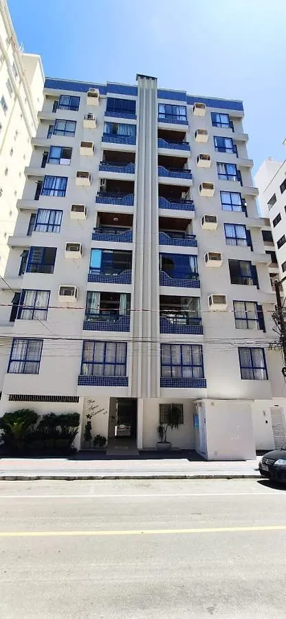Agradavel Apto De 2 Quartos, 2 Banheiros, Sacada Com Churrasqueira, Garagem Privativa Em Balneário Camboriú Apartamento