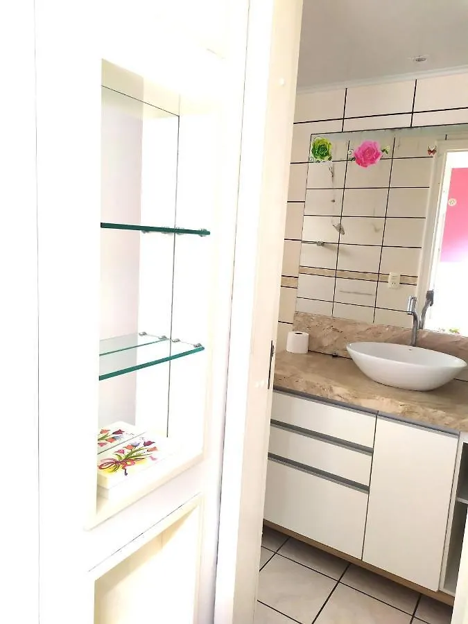 Apartamento Agradavel Apto De 2 Quartos, 2 Banheiros, Sacada Com Churrasqueira, Garagem Privativa Em Balneário Camboriú