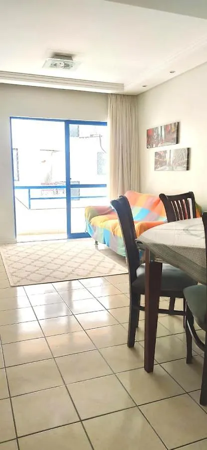 Agradavel Apto De 2 Quartos, 2 Banheiros, Sacada Com Churrasqueira, Garagem Privativa Em Balneário Camboriú